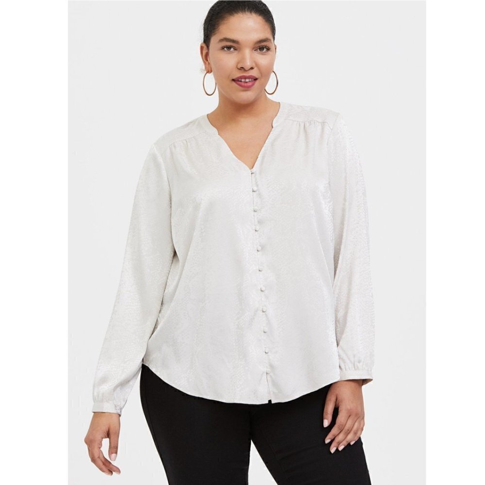 Torrid Ivory Jacquard Button Front Blouse - Picture 1 of 8